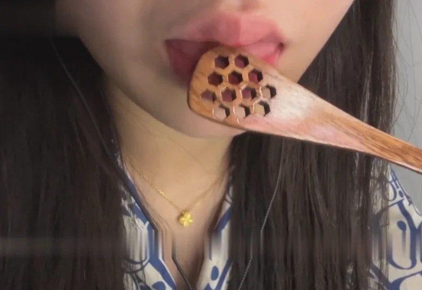 图片[1]-B站咩咩小屋爱发电五部合集——她用口水声搭了一座不会醒的温柔乡B站咩咩小屋爱发电五部合集——她用口水声搭了一座不会醒的温柔乡-橘喵